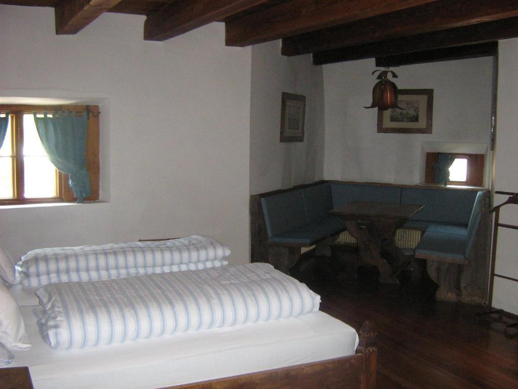 Ansitz Heufler Hotel Rasun di Sopra Habitación foto