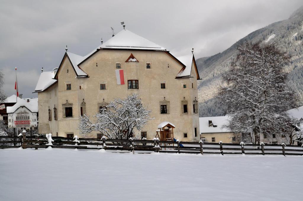 Ansitz Heufler Hotel Rasun di Sopra Exterior foto